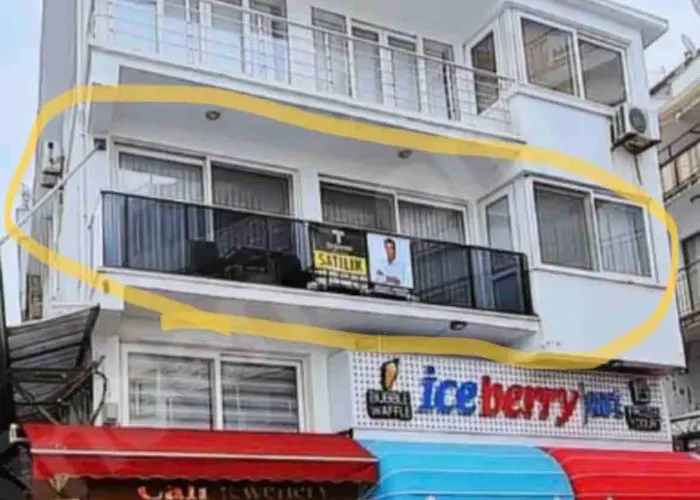 Red, Sea View Flat *