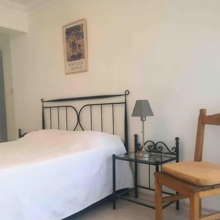 Red, Sea View Flat דירה *