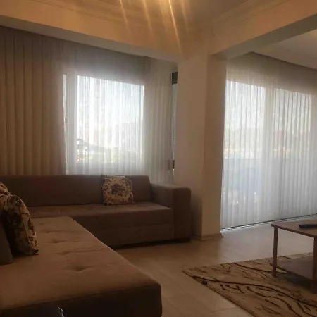 Red, Sea View Flat شقة *